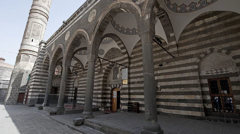 Diyarbakır'daki tarihi Safa Cami'sini biliyor musunuz?