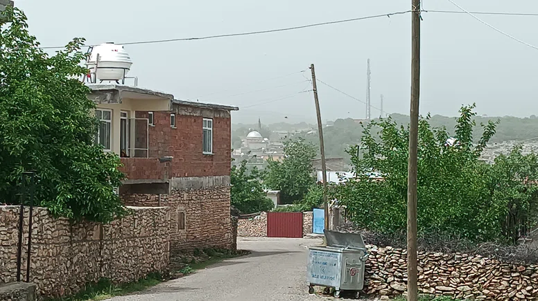 Diyarbakır’ın Dicle ilçesi toz bulutlarına teslim oldu