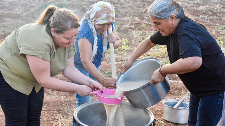 Bağlar Belediyesi'nden bağ bozumu etkinliği