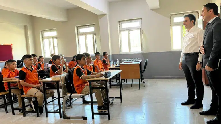 Dicle’de öğrenciler ders başı yaptı