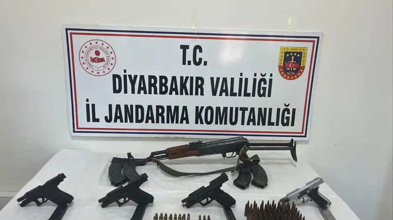 Çınar’da 5 ruhsatsız silah ve çok sayıda mühimmat ele geçirildi