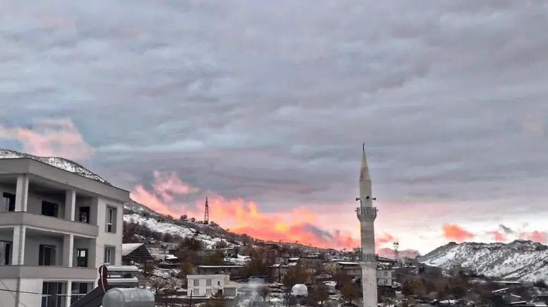 Çermik’te mevsimin ilk karı: Kırsal mahalleler beyaza büründü