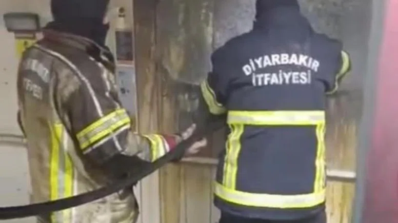 Diyarbakır'da elektrik santralinde korkutan yangın: İtfaiye imdada yetişti