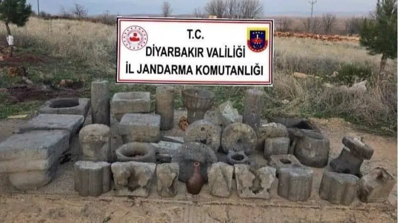 Diyarbakır’da “Anadolu Mirası Operasyonu”: Roma ve İslami döneme ait 36 tarihi eser ele geçirildi