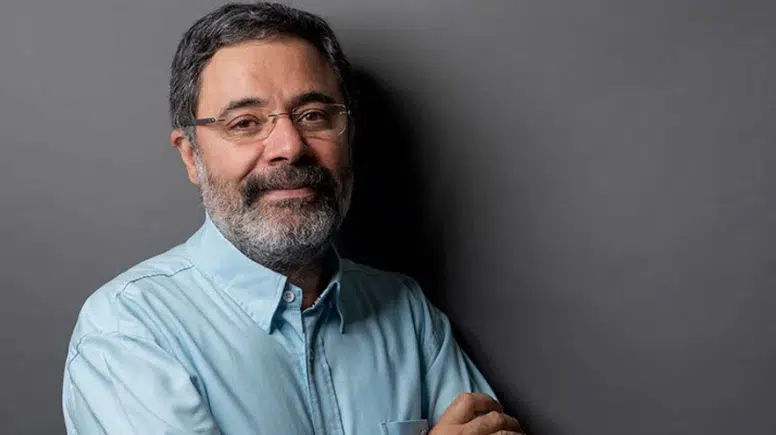 Yazarı duyurdu: Ünlü roman diziye uyarlanacak