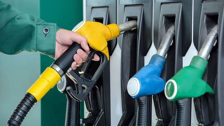 Motorin ve benzine gelecek zam 10 TL'yi aşacak: Depoları doldurun!