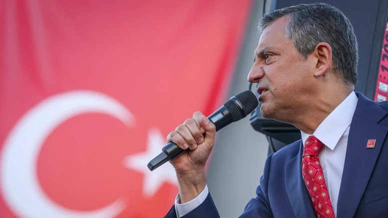 Özgür Özel: Sıcak salonlarda gevşek gevşek konuşuyorsun!