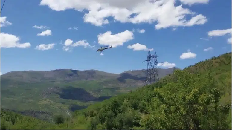 Diyarbakır'daki barajın elektrik hatlarına helikopterli bakım
