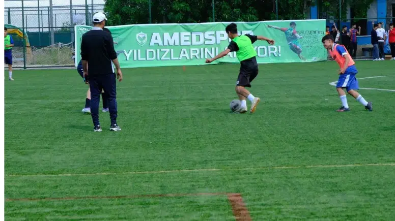 Şanlıurfa'da 800 genç yetenek Amedspor için sahaya indi