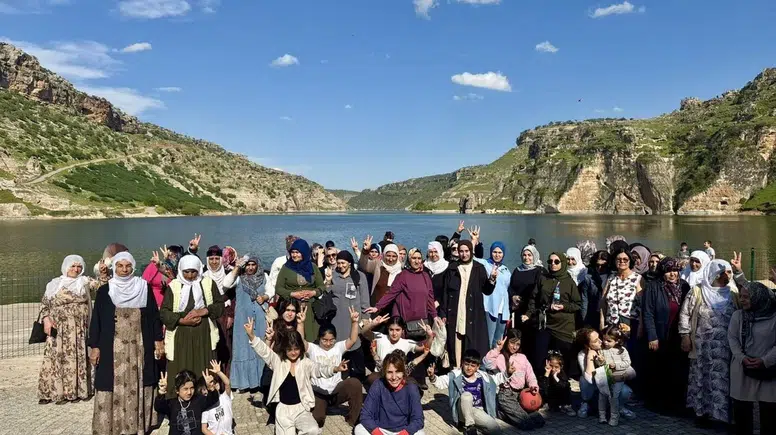 Diyarbakır Sur'da yaşayan kadınlar Eğil'in tadını çıkardı