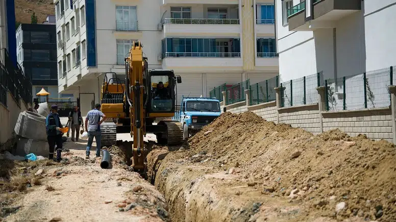 DİSKİ'den Ergani'de dev hamle: 350 metrelik hat döşeniyor
