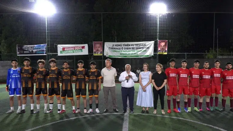 Diyarbakır'da anlamlı futbol turnuvası: 15 takım eski siyasetçinin anısına oynuyor