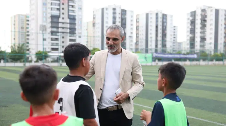 Eşbaşkan Dündar'dan Amedspor için ter döken miniklere ziyaret