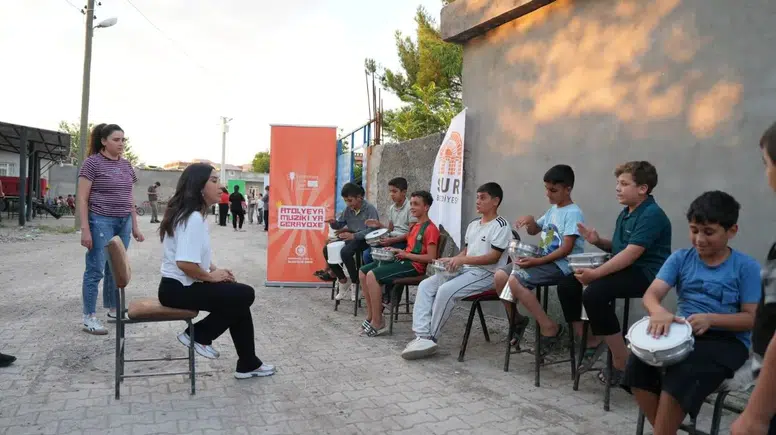 Sur'da çocuklar darbukayı konuşturdu: Eğitim 1 ay boyunca sürecek