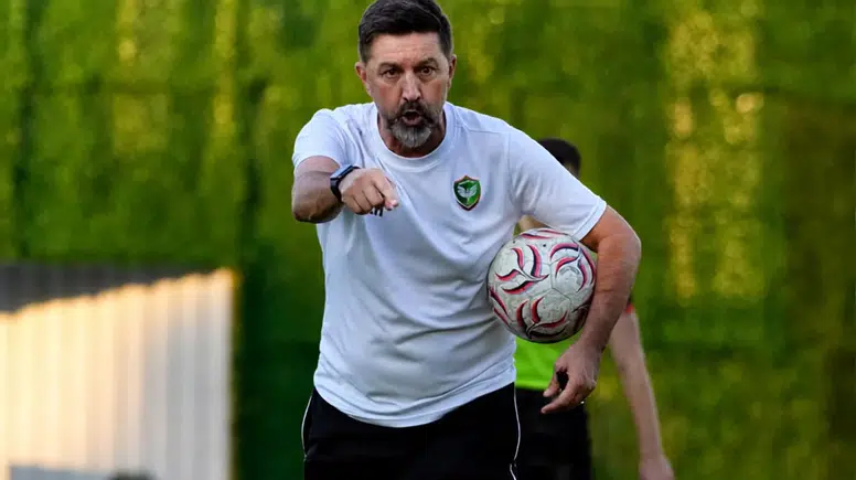 Amedspor'un hocası Hasi üst üste Diyarbakır'da oynanacak iki maçı yorumladı: İçeride farklıyız