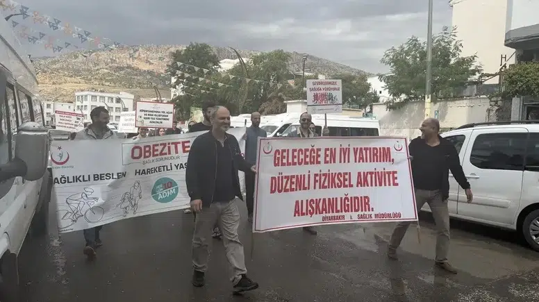 Diyarbakır Çermik'te obeziteye karşı farkındalık yürüyüşü: Sağlıklı yaşam için adım attılar
