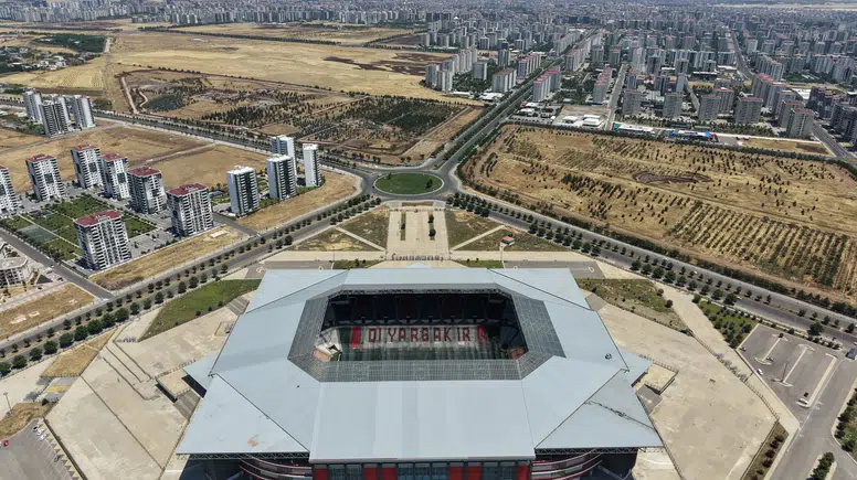Amedspor'da Süper Lig heyecanı başladı: Diyarbakır Stadyumu baştan aşağı yenileniyor