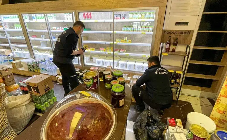 Diyarbakır'da Zabıta baskını: Tarihi geçmiş yüzlerce ürüne el konuldu