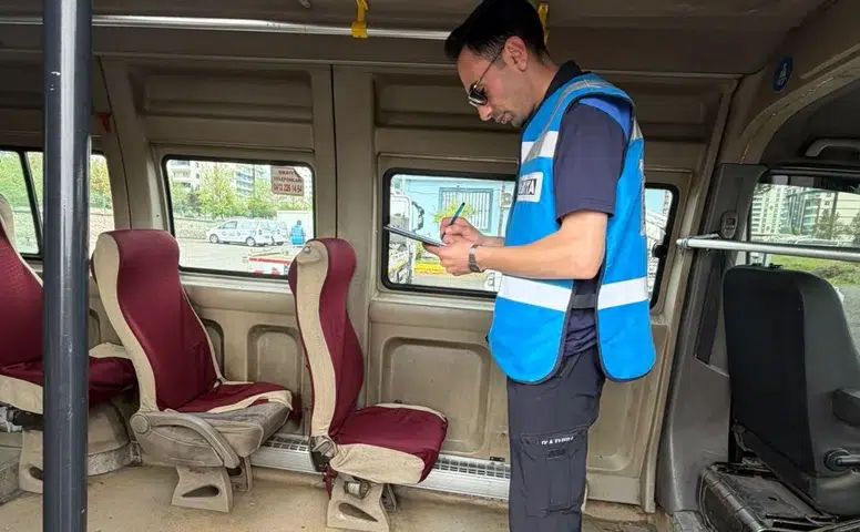 Diyarbakır'da Zabıta'dan minibüs operasyonu: Trafikten men edildi
