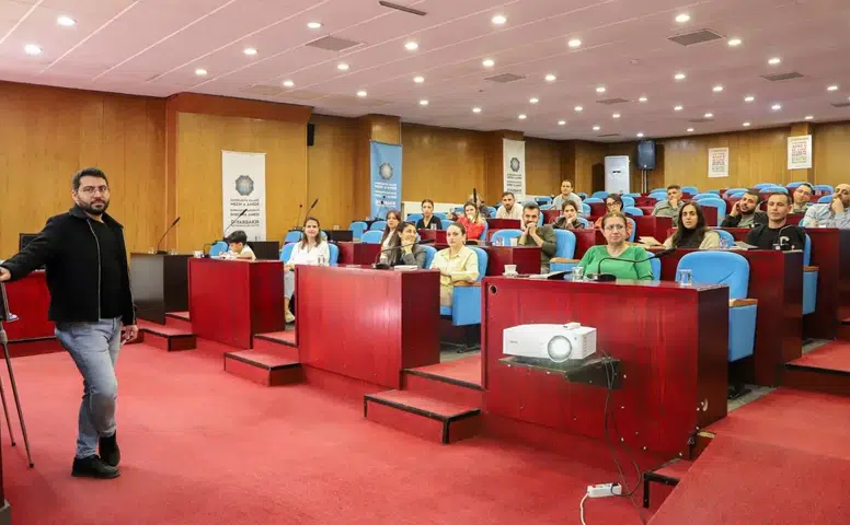 Diyarbakır'da çok dilli belediyecilik atağı: Personele Kurmancca ve Zazaca öğretilecek