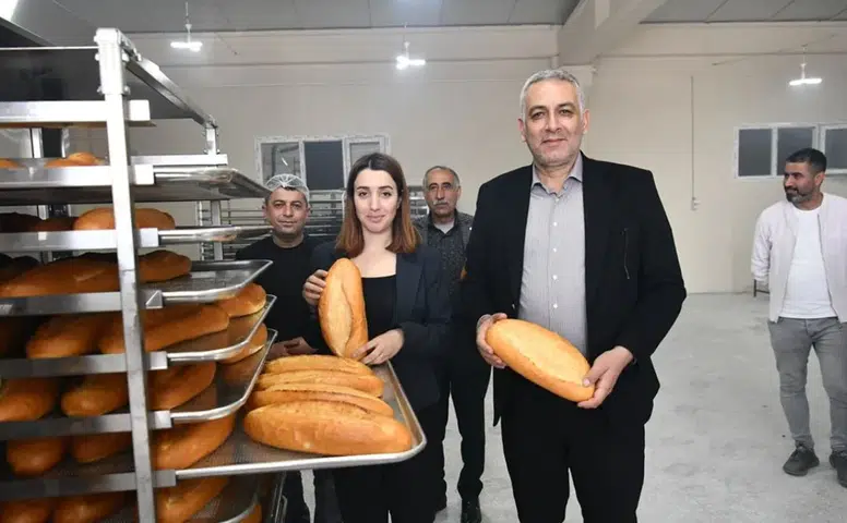 Diyarbakır'ın ilçesinde ekmek 7 TL: Bir hafta ücretsiz dağıtılacak