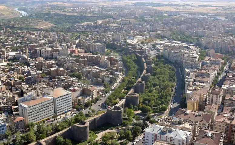Diyarbakır'da sürücüler dikkat: Çok sayıda cadde bugün trafiğe kapatıldı
