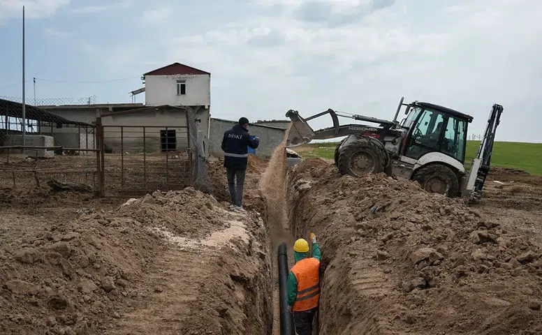 Diyarbakır’da 35 yıllık mahalleye ilk kanalizasyon hattı geliyor