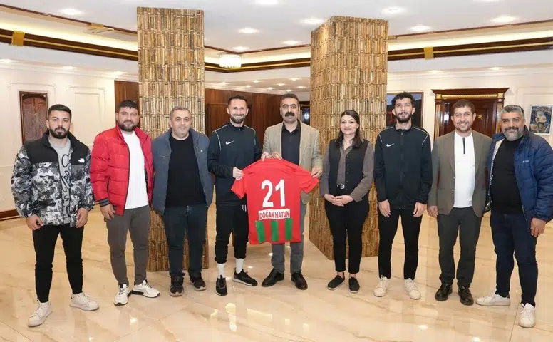 Diyarbekirspor'dan kritik maç öncesi Büyükşehir Belediyesi'ne ziyaret