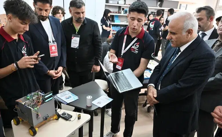 Diyarbakır’da robotik kodlama atölyesi açıldı: Geleceğin teknolojisi burada