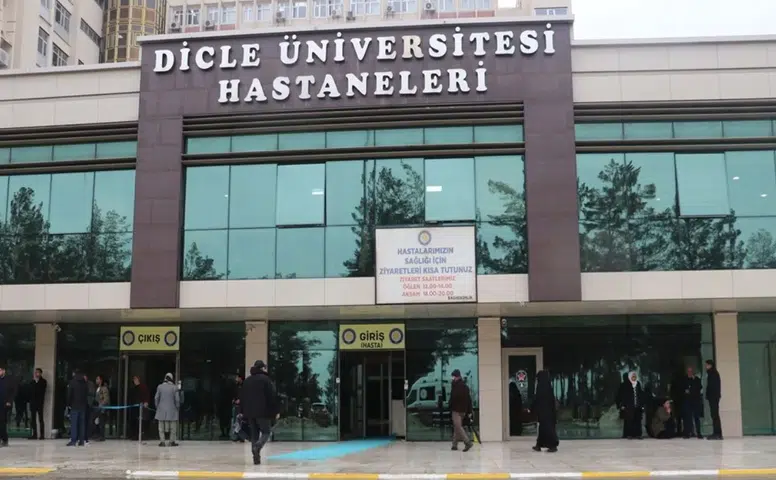Diyarbakır'da profesöre şok suçlama: Bıçak parası iddiasıyla dava açıldı