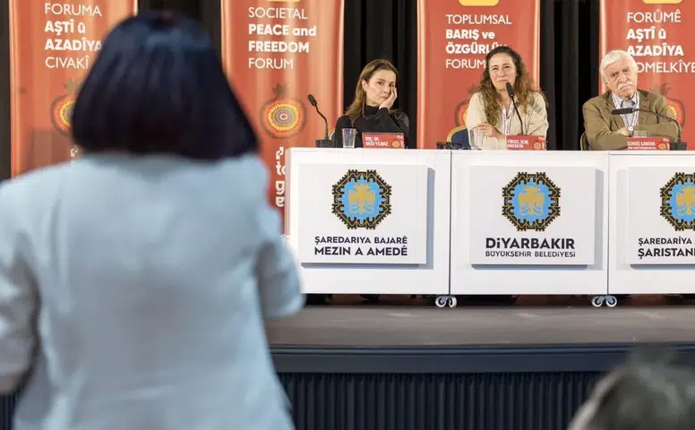 Ortadoğu'nun geleceği Diyarbakır'da konuşuldu: Barış vurgusu yapıldı