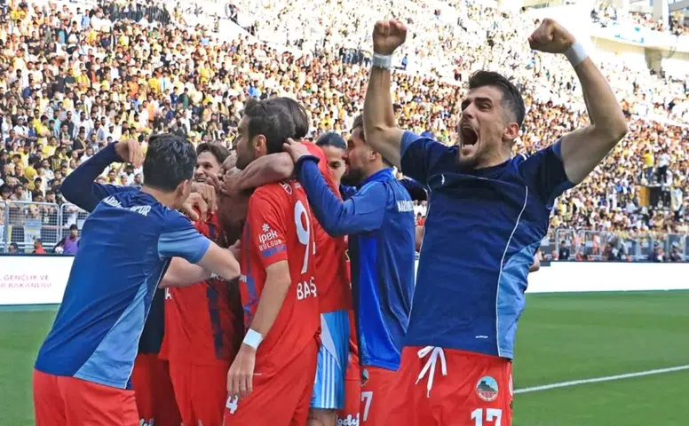 Mardinspor Muşspor'u yenerek 1. Lig'e yükseldi: Diyarbakır'da tarih yazdılar