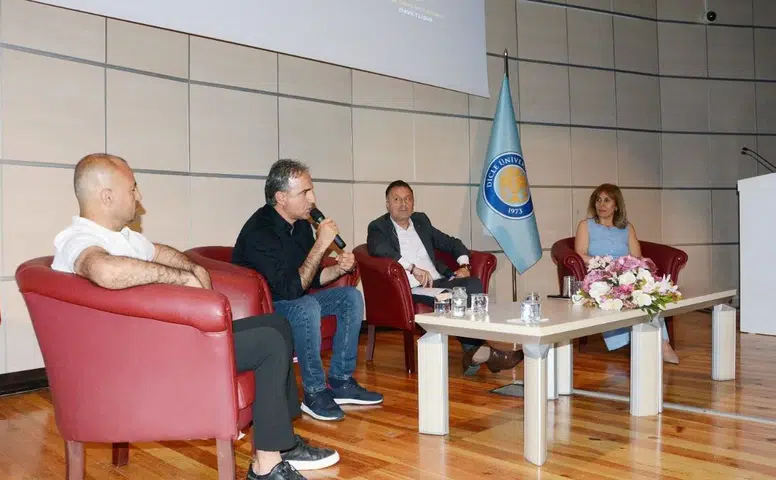 Amedspor Teknik Direktörü Küçükbayrak üniversitelilerle buluştu