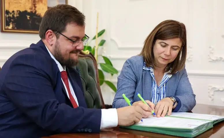 Diyarbakır'da gençler belediye politikalarında söz sahibi olacak: İmzalar atıldı