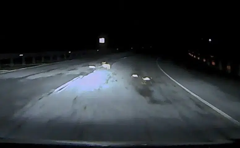 Diyarbakır Bitlis karayolunda trafiği tehlikeye düşüren ihmal