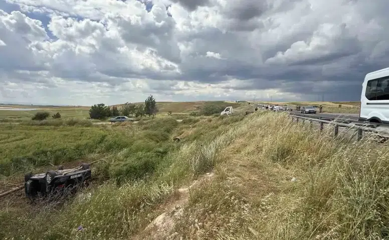 Çınar'da Çukurbaşı Kavşağı'nda trafik faciası İki otomobil çarpıştı, 1 kişi öldü