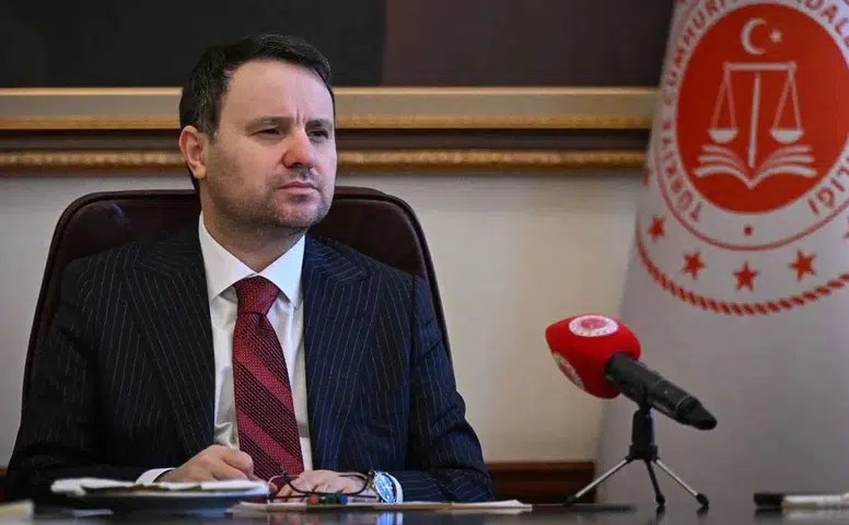 Bakan Gürlek duyurdu: Diyarbakır merkezli 9 ilde narkotik baskını, 405 şüpheli yakalandı