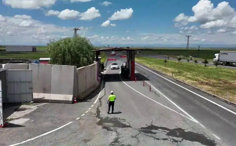 Diyarbakır'da trafik denetimleri artırıldı: Yola çıkanlara uyarı yapıldı
