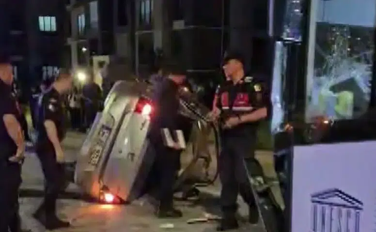 Diyarbakır Bağlar'daki TOKİ konutları yolunda feci kaza 2 can kaybı ve 7 yaralı var
