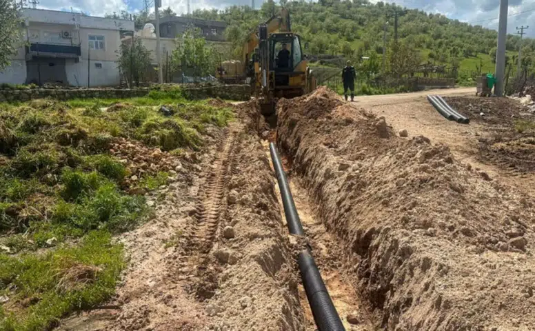 Diyarbakır'ın ilçesinde 15 yıllık çile bitti: 600 metrelik hatla sorun çözüldü