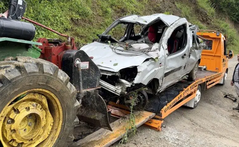 Kastamonu'da uçuruma yuvarlanıp hayatını kaybeden Diyarbakırlı gencin aracı 7 saatte çıkarıldı