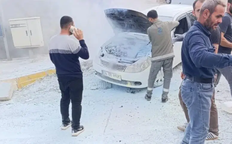 Diyarbakır'da araç seyir halindeyken alev aldı: Trafikte panik yaşandı