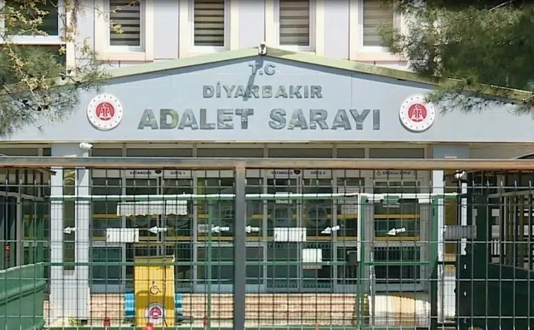 Diyarbakır'da annesine tecavüze kalkışan kardeşini öldürdü: Cezası belli oldu