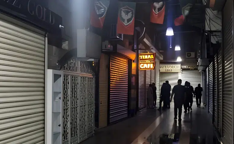 Diyarbakır'da Sur'da tespih dükkanında yangın çıktı: İtfaiye imdada yetişti