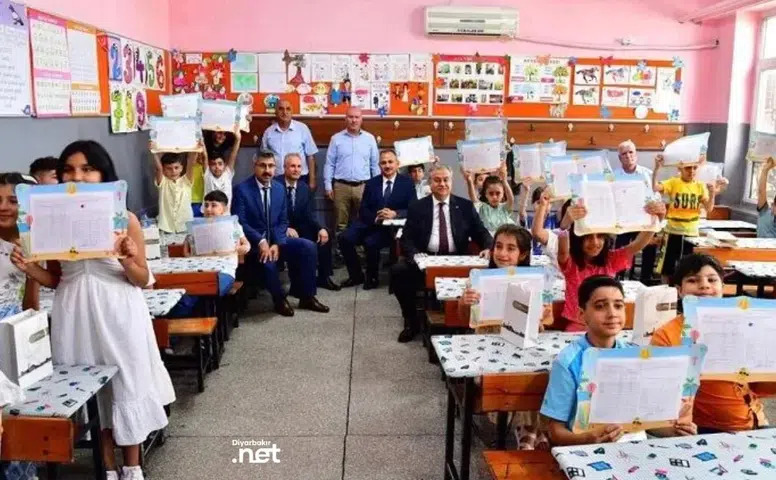 Diyarbakır'da okullar kapandı: İşte karne sevinci yaşayan öğrenci sayısı