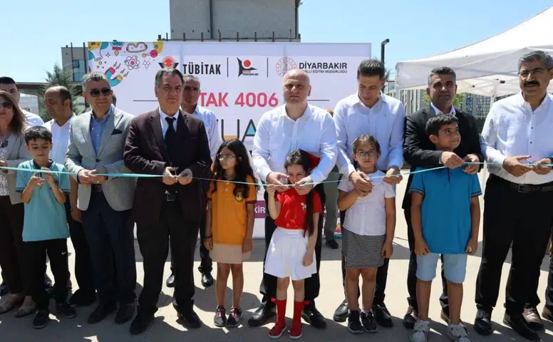Diyarbakır'da festivali gezenler 69 projeye hayran kaldı: Bilim rüzgarı esti