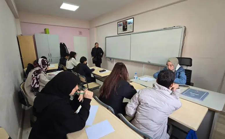 Diyarbakır'da görme engelli öğrencilere LGS desteği: Ses getiren uygulama