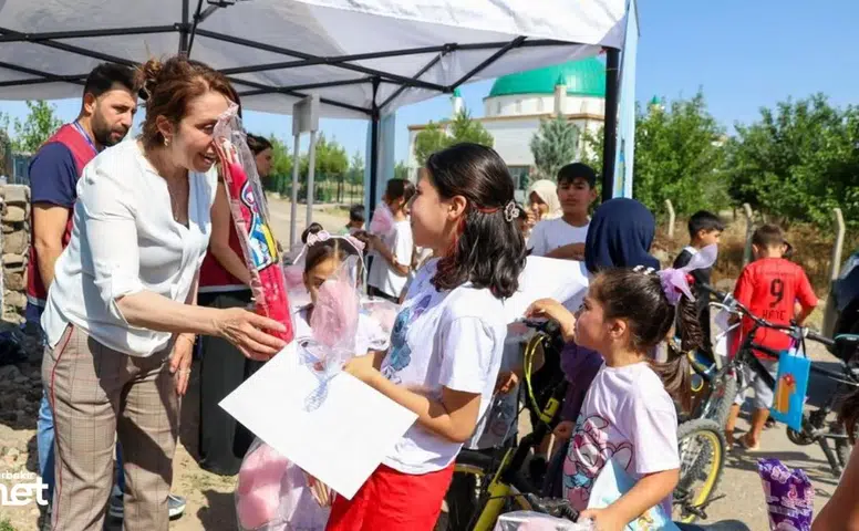 Diyarbakır'da karne gününde çocuklara iki sürpriz birden: Bayram ettiler
