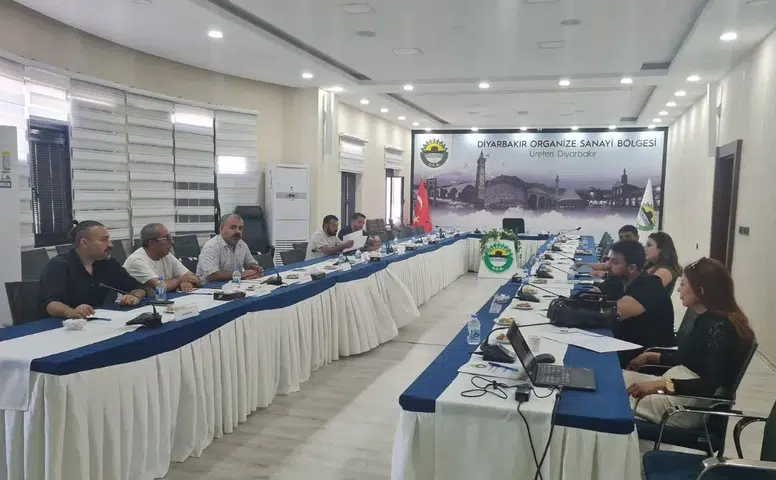 Diyarbakır'da inşaat firmaları tek çatı altında: Küme girişiminden ihracat adımı