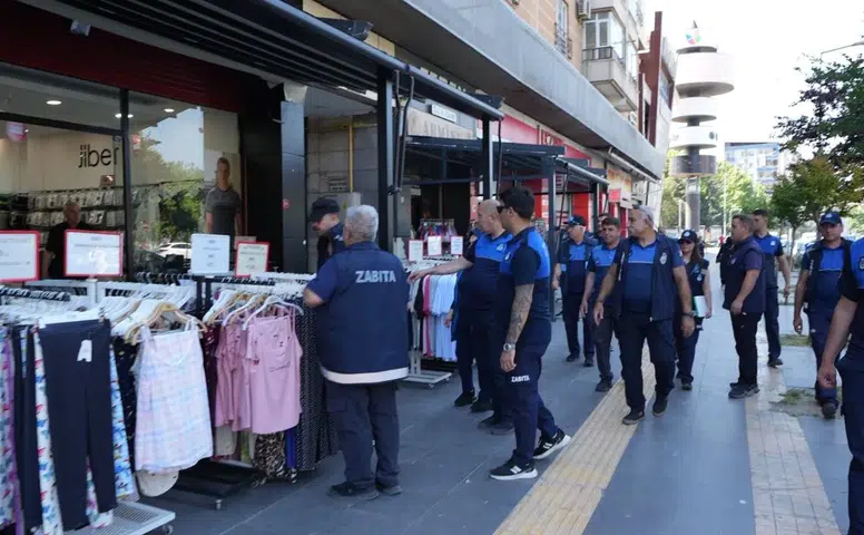 Diyarbakır'da kaldırımları Zabıta kurtardı: İşgale geçit verilmedi
